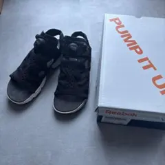 Reebok Insta スニーカー ブラック　ポンプフューリー サンダル