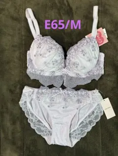 チュチュアンナ　運命のブラ くっきり谷間　レースパープル　ブラセット　E65/M