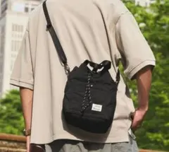 Bananaz ブラックショルダーバッグ