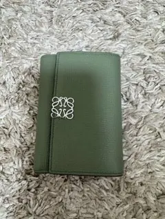 お買い得‼️LOEWE 3つ折り財布のサムネイル