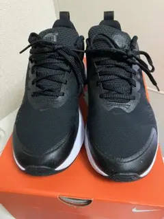 週末セールNike エアクッション スニーカー ブラック/ホワイト