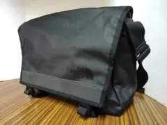 THE NORTH FACE　メッセンジャーバッグ　大容量　黒　ブラック