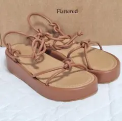 【新品 定価3.4万】FLATTERED HEATHER フラットレザーサンダルのサムネイル