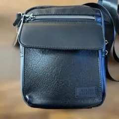 ブラックショルダーバッグ 合成皮革