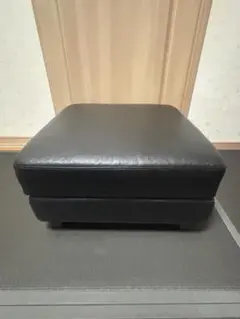 オットマン ブラック レザーのサムネイル
