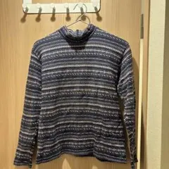 ネイビー系柄物ハイネック長袖トップス