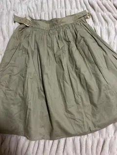 バーバリー ブルーレーベル　ベージュ膝丈スカート