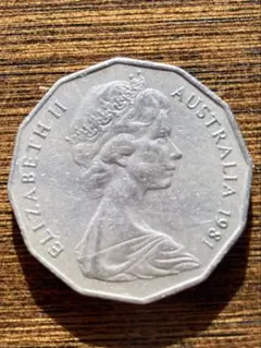 オーストラリア硬貨　エリザベスⅡ世1981年 50セント12角形　 外国銭 オーストラリア硬貨 エリザベスⅡ世1981年 50セントコイン12角形