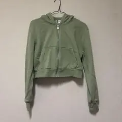 h&m クロップドパーカー　ジップパーカー　ショート丈　緑　スウェット