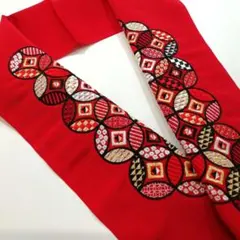 新品未使用　振袖・成人式・結婚式・卒業袴　赤色七宝黒刺繍入り半衿　半襟 20