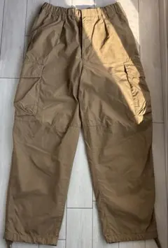UNIQLO U ワイドフィットパラシュートカーゴパンツ　ベージュ