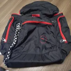 PUMA ストラップ付きリュック 黒/赤　林間リュック