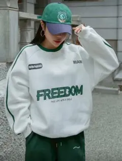 DAZY トレーナー