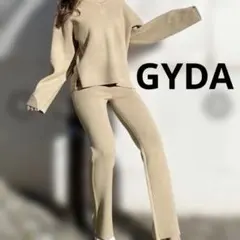 GYDAベージュ ニット セットアップ