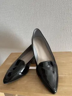 ブラックエナメルポインテッドトゥパンプス　24.5㎝　オデットエオディール