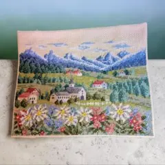 【完成品】クロスステッチ オノエ・メグミ アルプス 刺繍 ハンドメイドのサムネイル