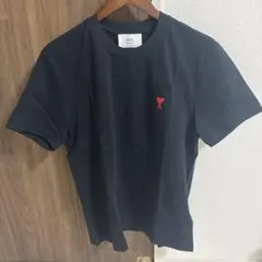 ami 黒 Tシャツ 赤いハート刺繍のサムネイル