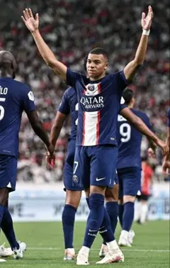【新品/正規品】PSG エンパぺ　ユニフォーム　インポートMサイズ　現地購入 新品/正規品】PSG エンパぺ ユニフォーム インポートMサイズ 現地購入