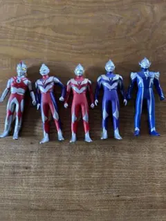 ウルトラマンフィギュア 5体セット　おまけ付き