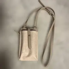 クロコ型押し スマホショルダーバッグ アイボリー　3COINS