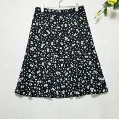 ローラアシュレイ (L～XL) 黒地×小花柄 フレアスカート・大きいサイズ