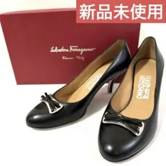 Salvatore Ferragamo 黒 リボン パンプス
