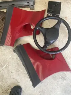 ら*ま様 純正　旧スープラ80型3000のハンドルと赤の外装パネルのみです 純正 旧スープラ80型3000のハンドルと赤の外装パネルのみです 純正