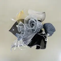 コサージュ お花　ビーズ　黒 シルバー パール