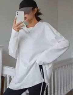 SHEIN スリット入りロンT