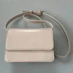 ベージュ フラップ式 スマホショルダーバッグ ミニバッグ