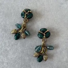 美品 ヴィンテージ ガラス エメラルドグリーンのフラワー・ドロップイヤリング