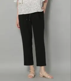 【Elura/エルーラ】サマミエリラクシーテーパードパンツ黒Sサイズ　オフィス