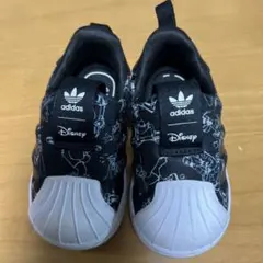 adidas Disney スリッポン 黒