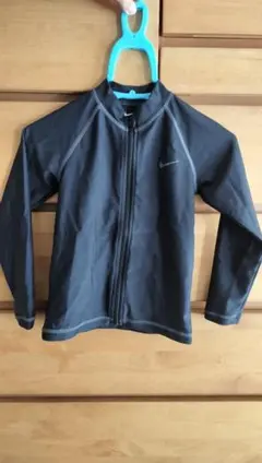 Nike ラッシュガード XXS ブラック　120cm