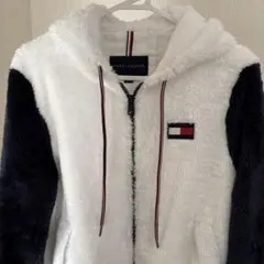 【TOMMY HILFIGER】トミーヒルフィガー　フリースパーカー　S
