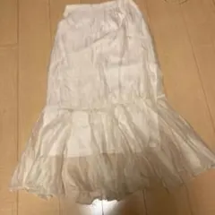 アースミュージックアンドエコロジー　アイボリー フレアスカート 6ボタン