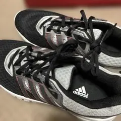 adidas ランニングシューズ ブラック シルバーのサムネイル