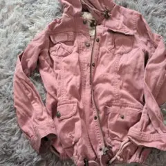 ピンクフード付きジャケット