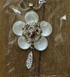 新品　花型ムーンストーンクリスタル装飾ネックレス