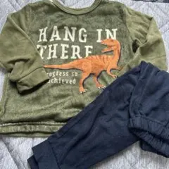 もこもこ　恐竜プリント あったか　パジャマセット 100cm