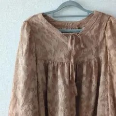 花柄刺繍 ベージュ 五分袖チュニック