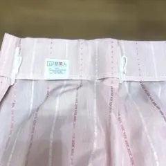 ピンクカーテン1枚　ポリエステル100% 縦ストライプの柄