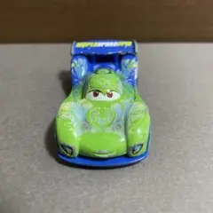 カーズ　トミカ　カルラベローゾ