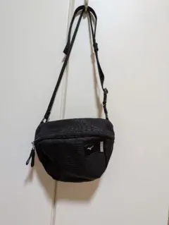 ミズノ　ブラック ショルダーポーチ