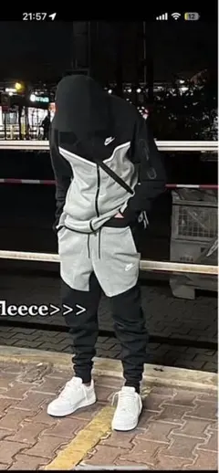 Nike テックフリース ジョガーパンツ 海外限定