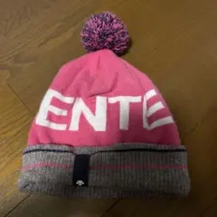 DESCENTE ポンポン付きニット帽