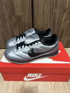 nike cortez スニーカー