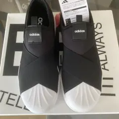 adidas ブラック/ホワイト スリッポン