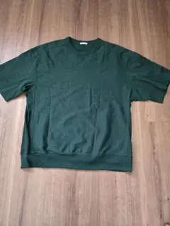 GU ダークグリーン Vネック Tシャツ