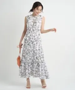 JUSGLITTY ラインフラワーシャーリングワンピース